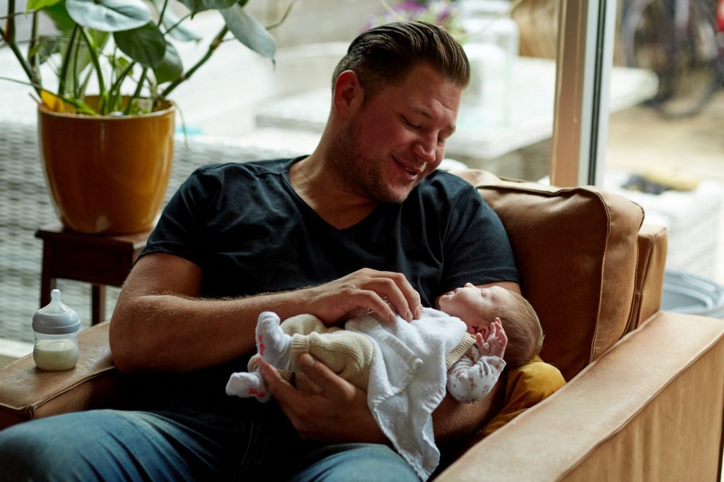 Baby fotoshoot met vader en baby